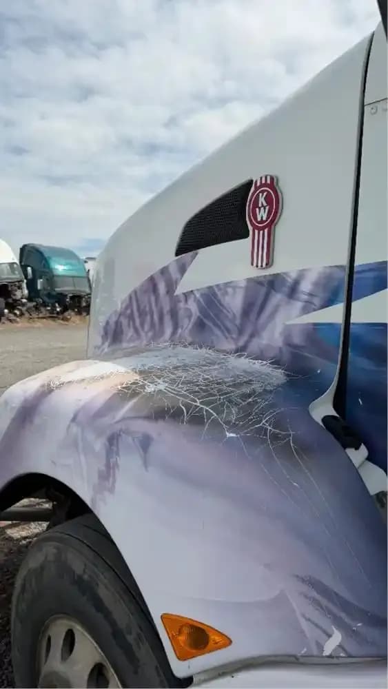 2014 Kenworth T660 Hood
