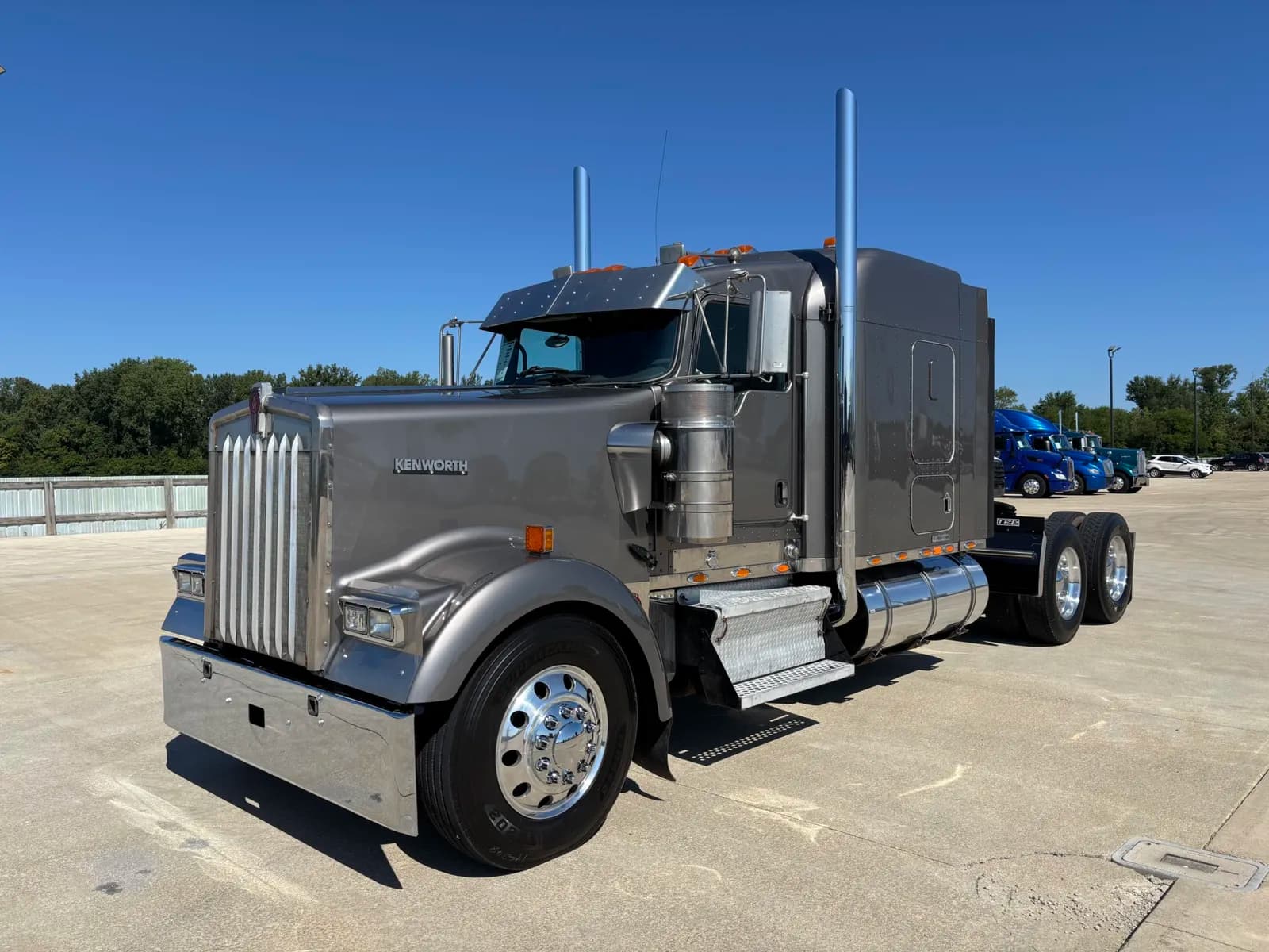 2006 Kenworth W900L - Sleeper