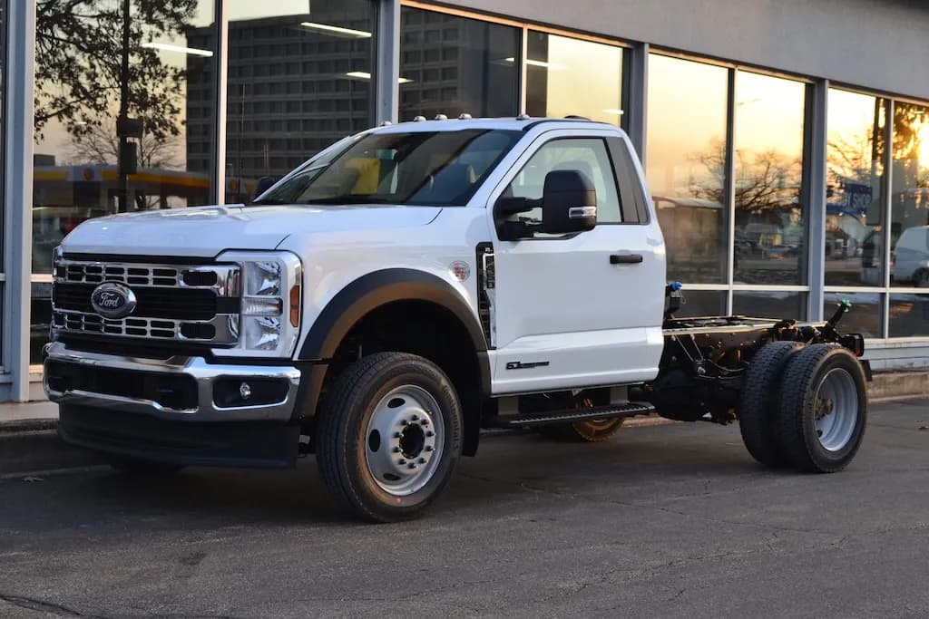 2025 Ford F-450 Chassis Cab - Chassis