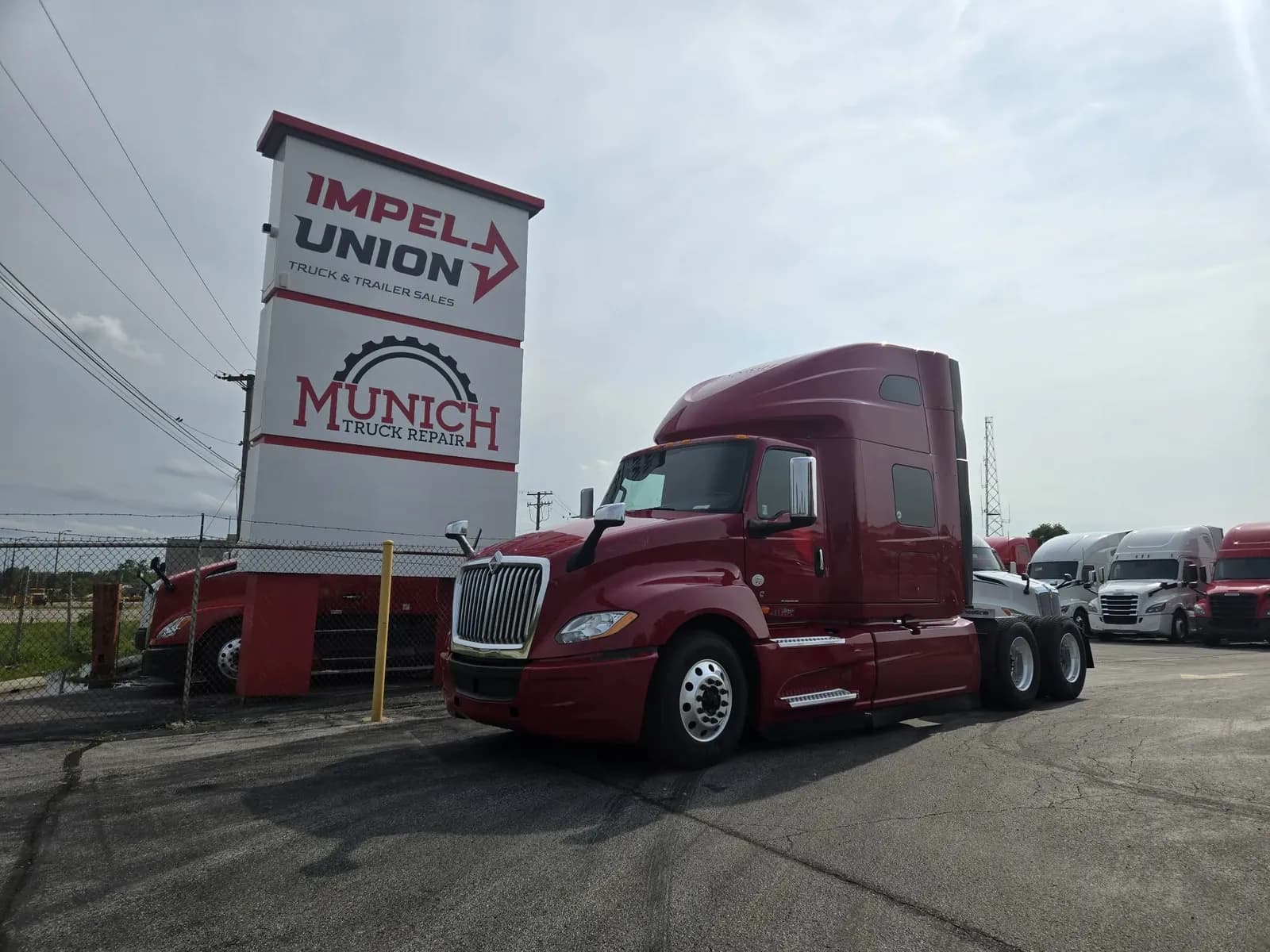 2022 International LT625 U-13193 - Sleeper