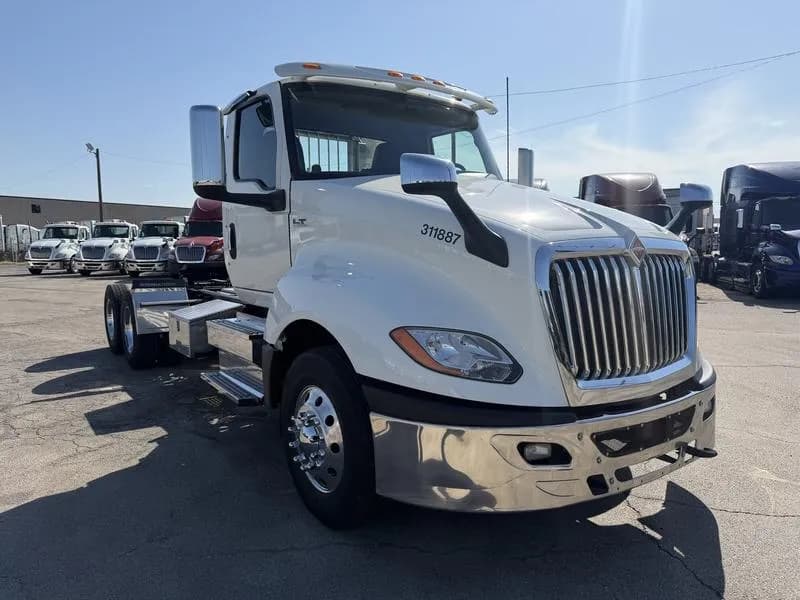2021 International LT625 - Service