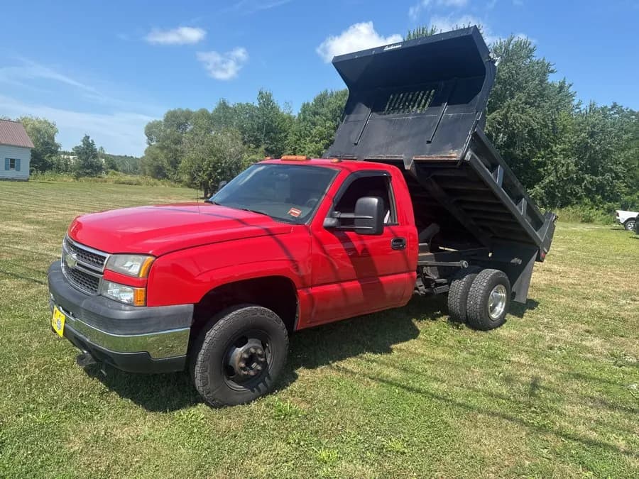 2006 Chevrolet Silverado 3500 Reg Cab 137.0" WB 60.4" CA - Chassis