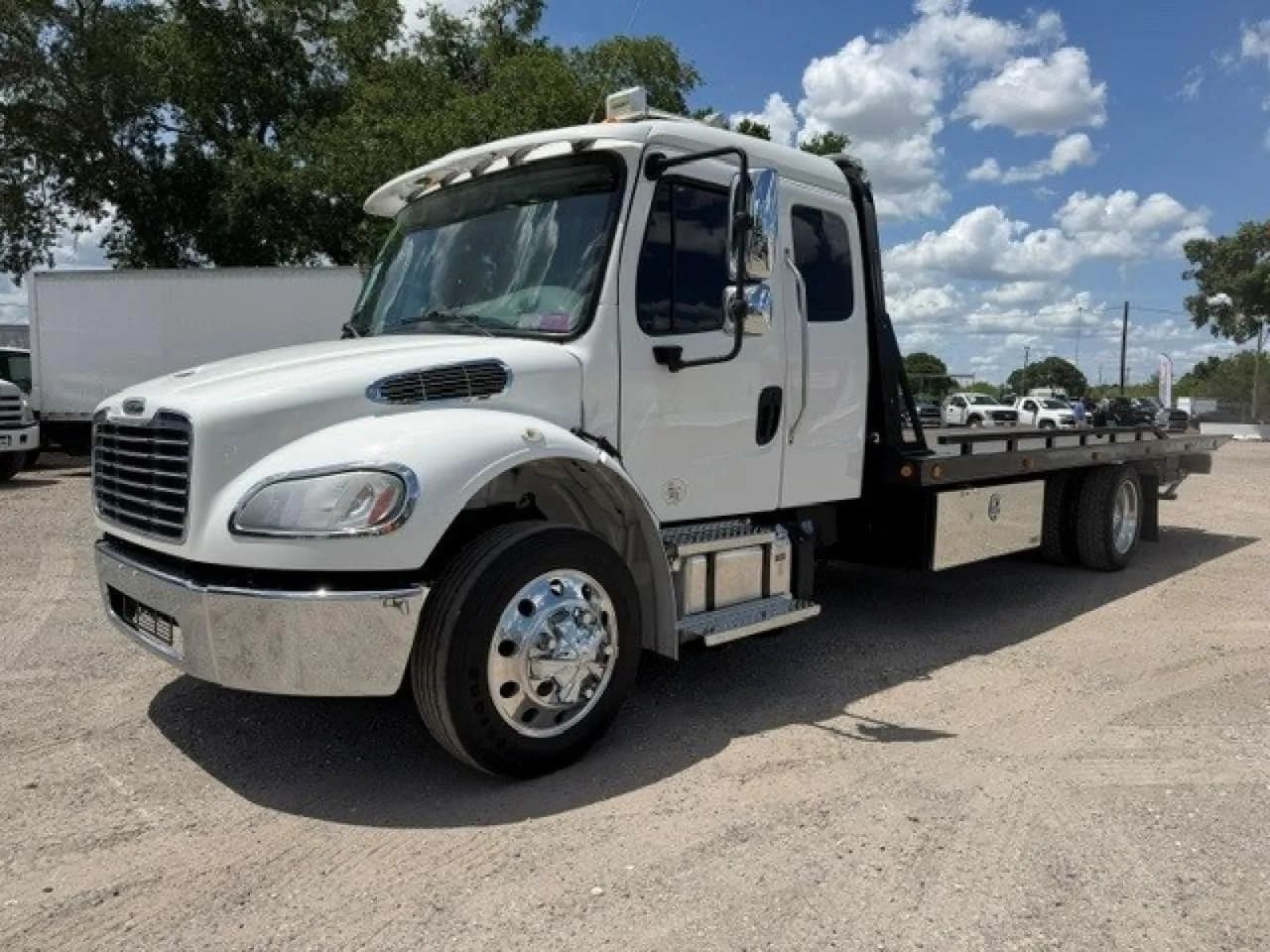 2022 Freightliner M2 - Tow