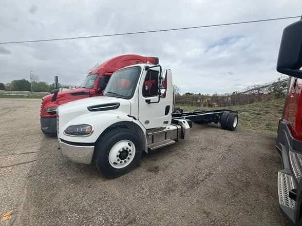 2027 Freightliner Business Class M2 - Chassis