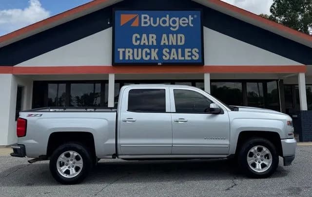 2017 Chevrolet Silverado 1500 4D Crew Cab - Pickup