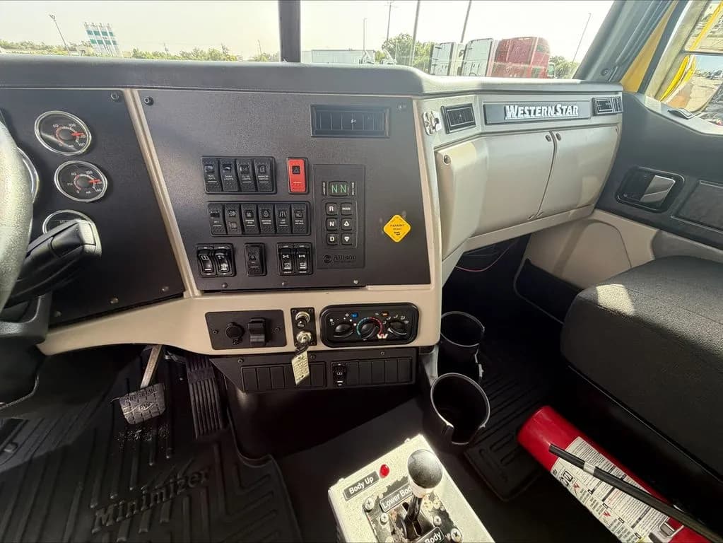 2023 Western Star 4700