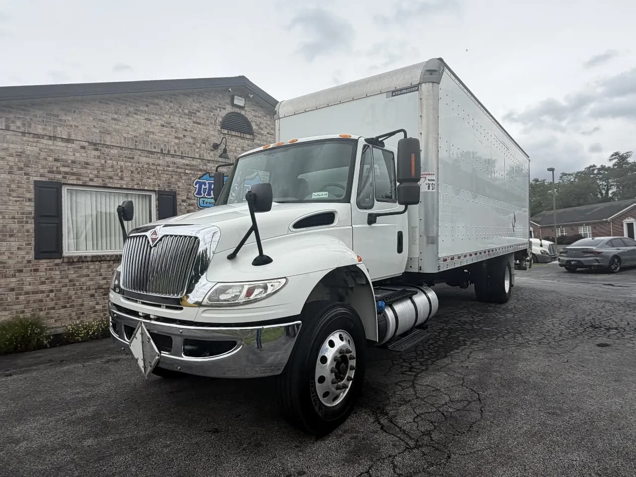 2018 International 4300 - Box