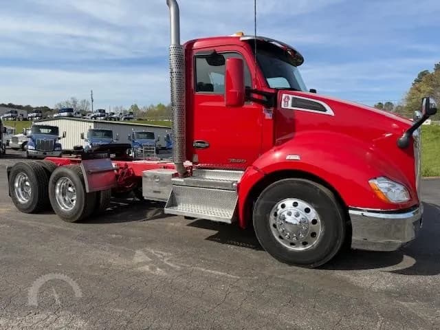 2020 Kenworth T680 - Day Cab