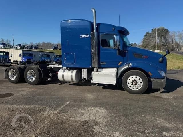 2016 Peterbilt 579 - Sleeper