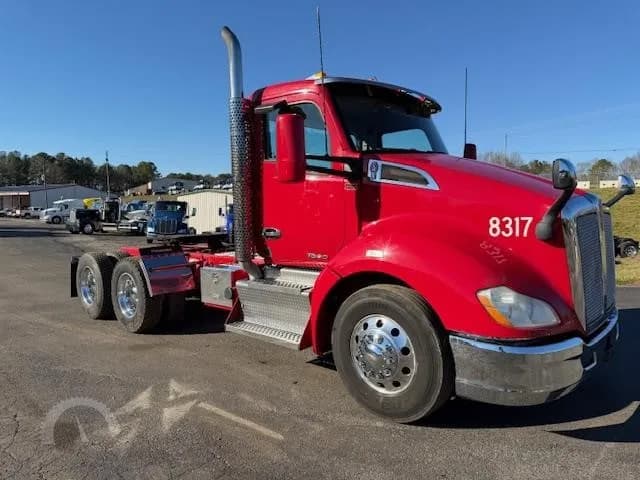 2017 Kenworth T680 - Day Cab