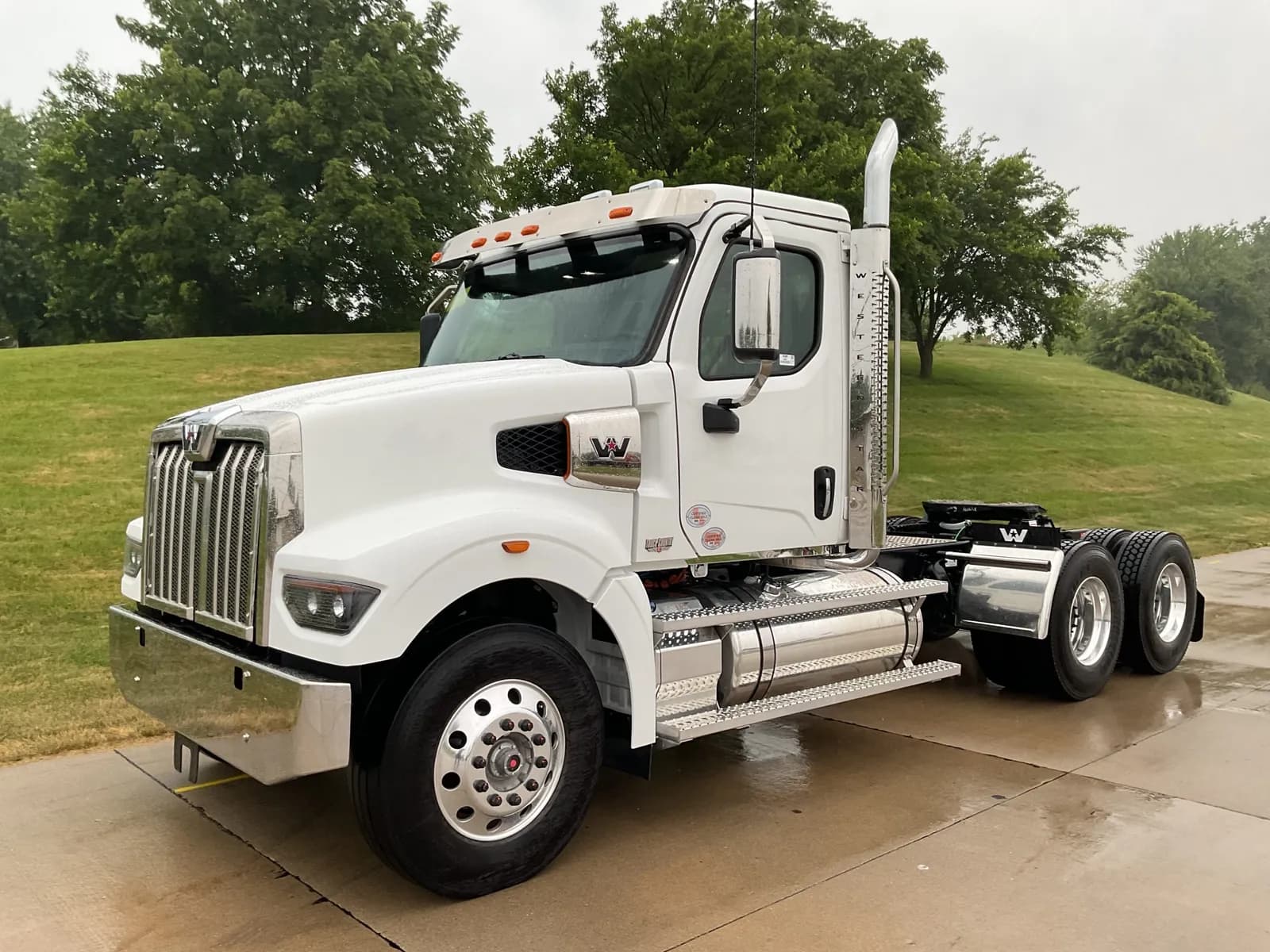 2027 WESTERN STAR 49X Chassis - Chassis