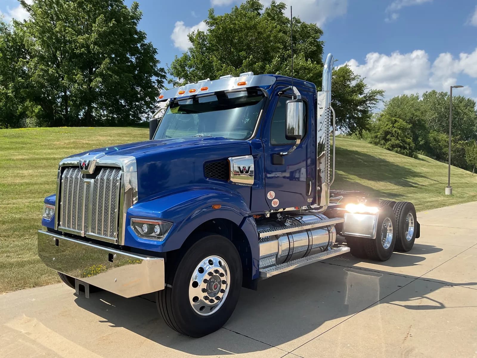 2027 WESTERN STAR 49X Chassis - Chassis