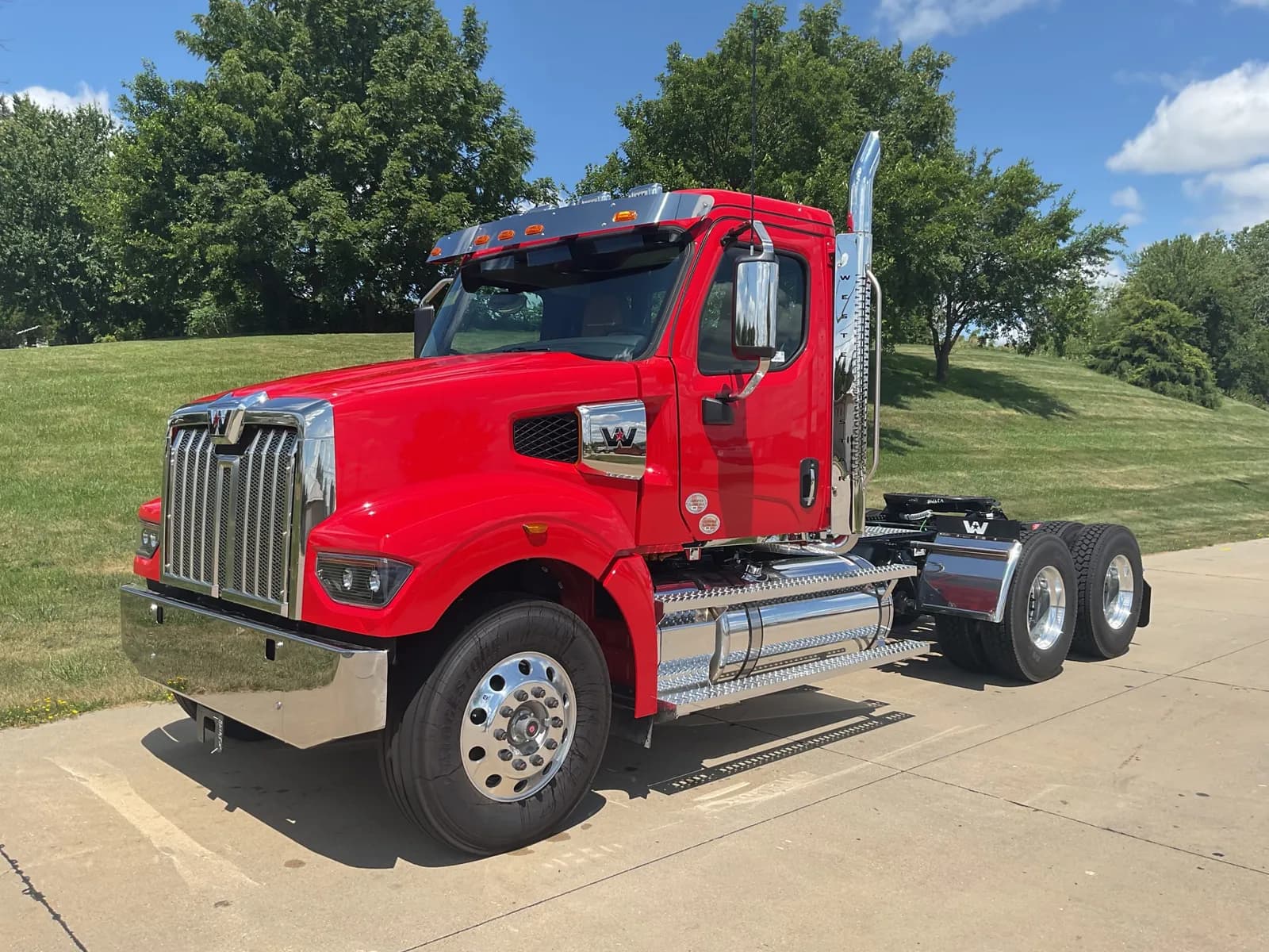 2027 WESTERN STAR 49X Chassis - Chassis
