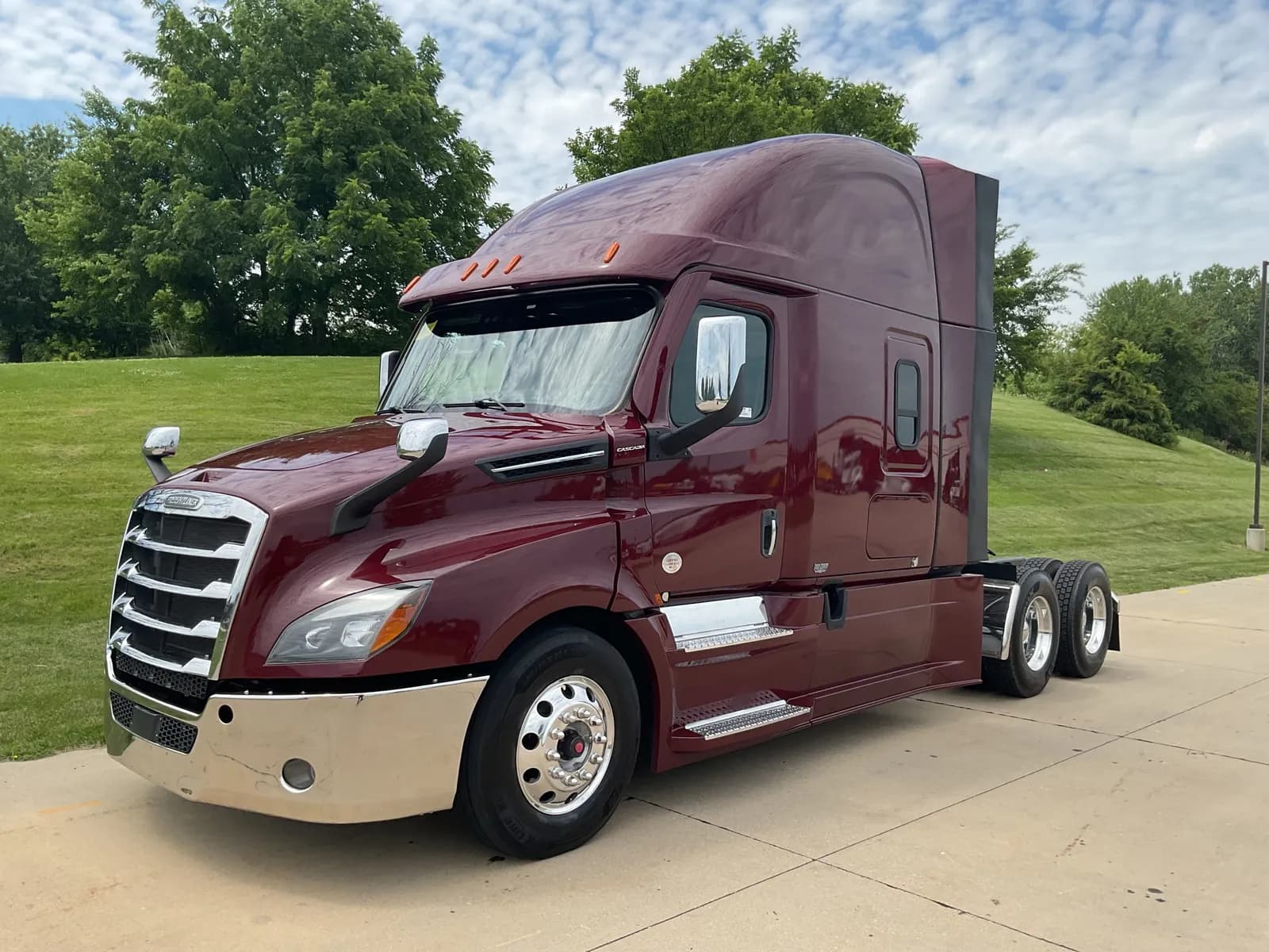 2023 FREIGHTLINER Cascadia
