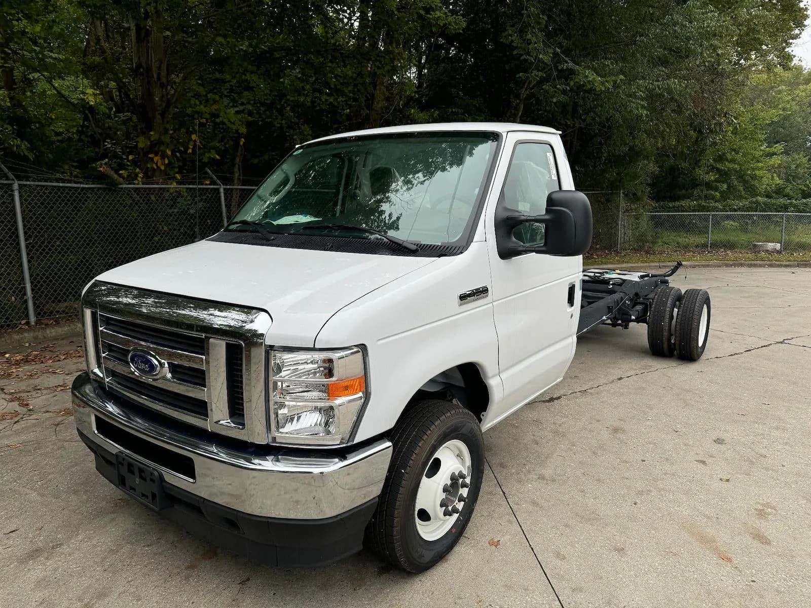 2025 Ford E-450 - Box