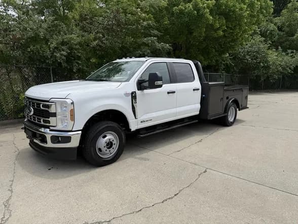 2026 Ford F-350 Crew Cab - Service