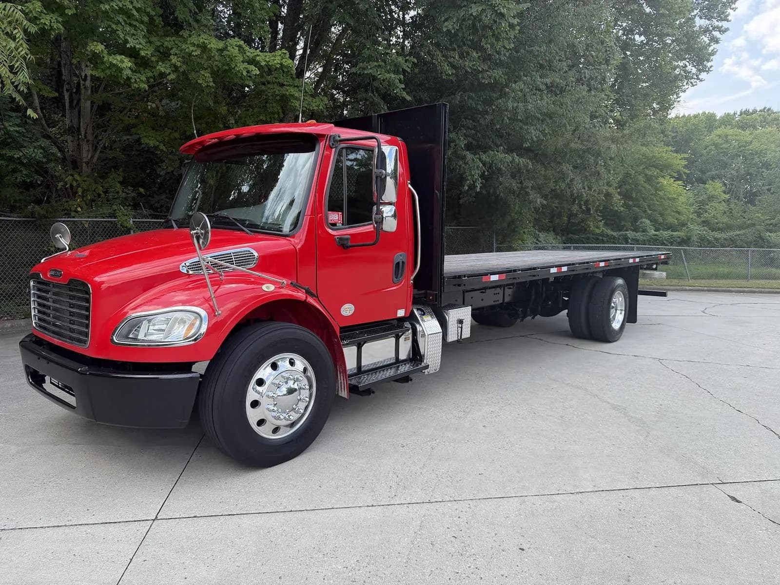 2015 Freightliner M2 106 - Chassis