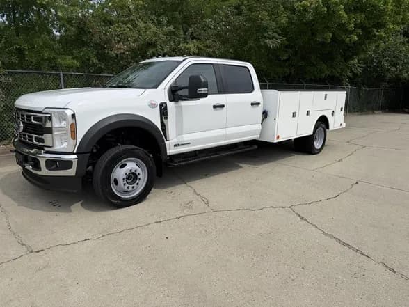 2026 Ford F-450 Crew Cab - Service