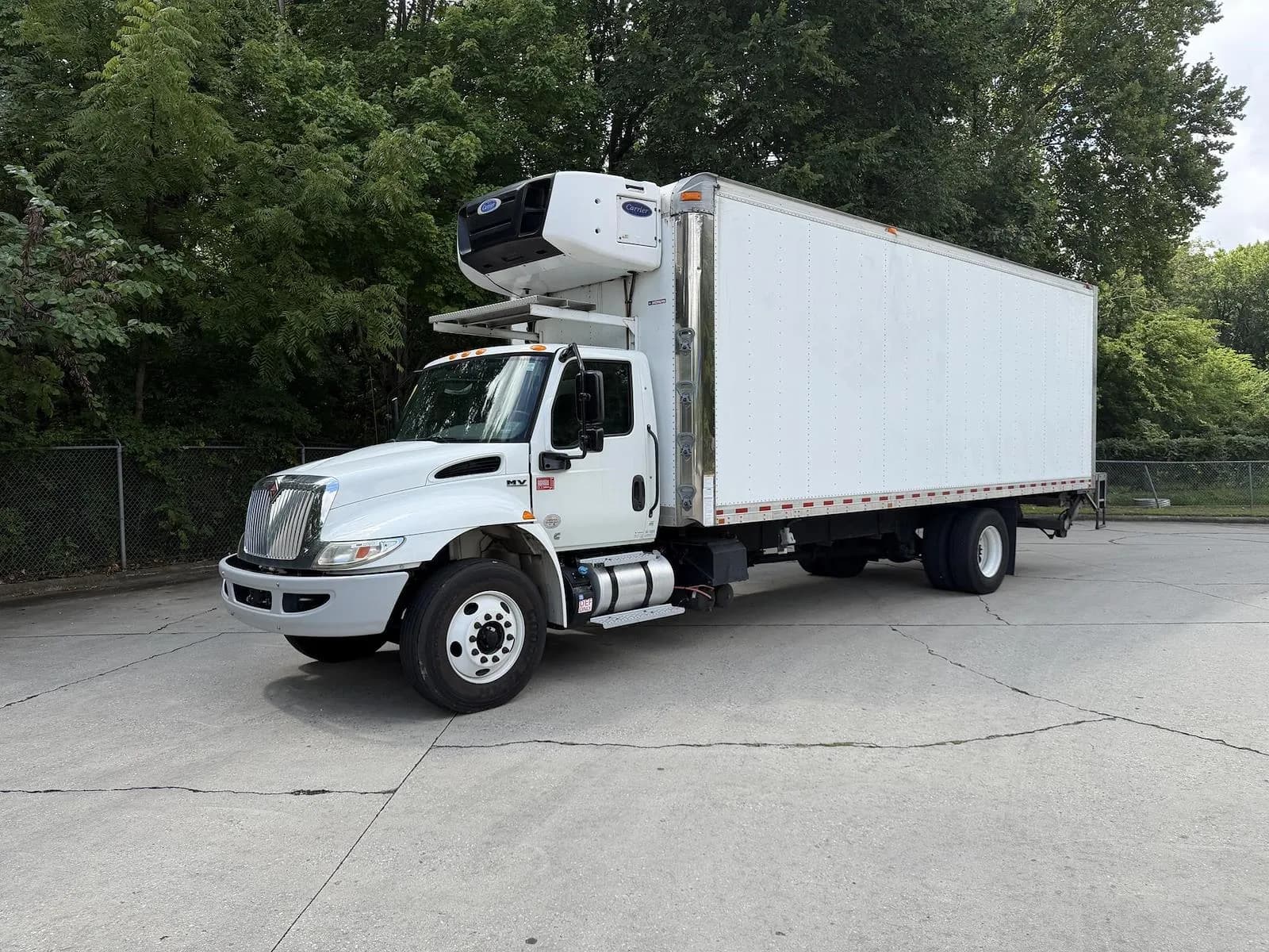 2020 International MV 26' - Refrigerated