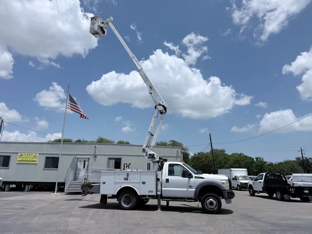 2012 Ford F-550 - Chassis