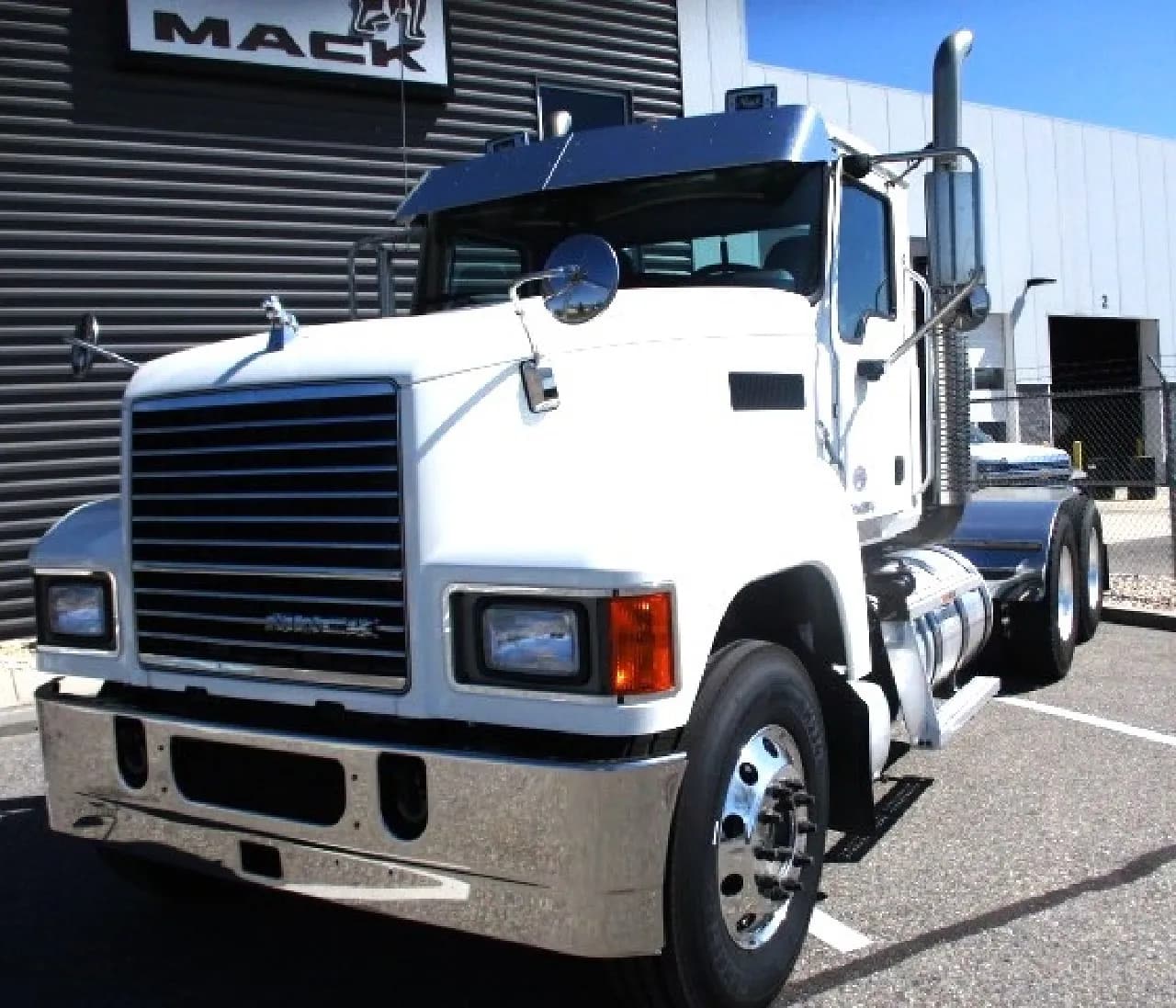 2018 Mack CHU613 - Day Cab