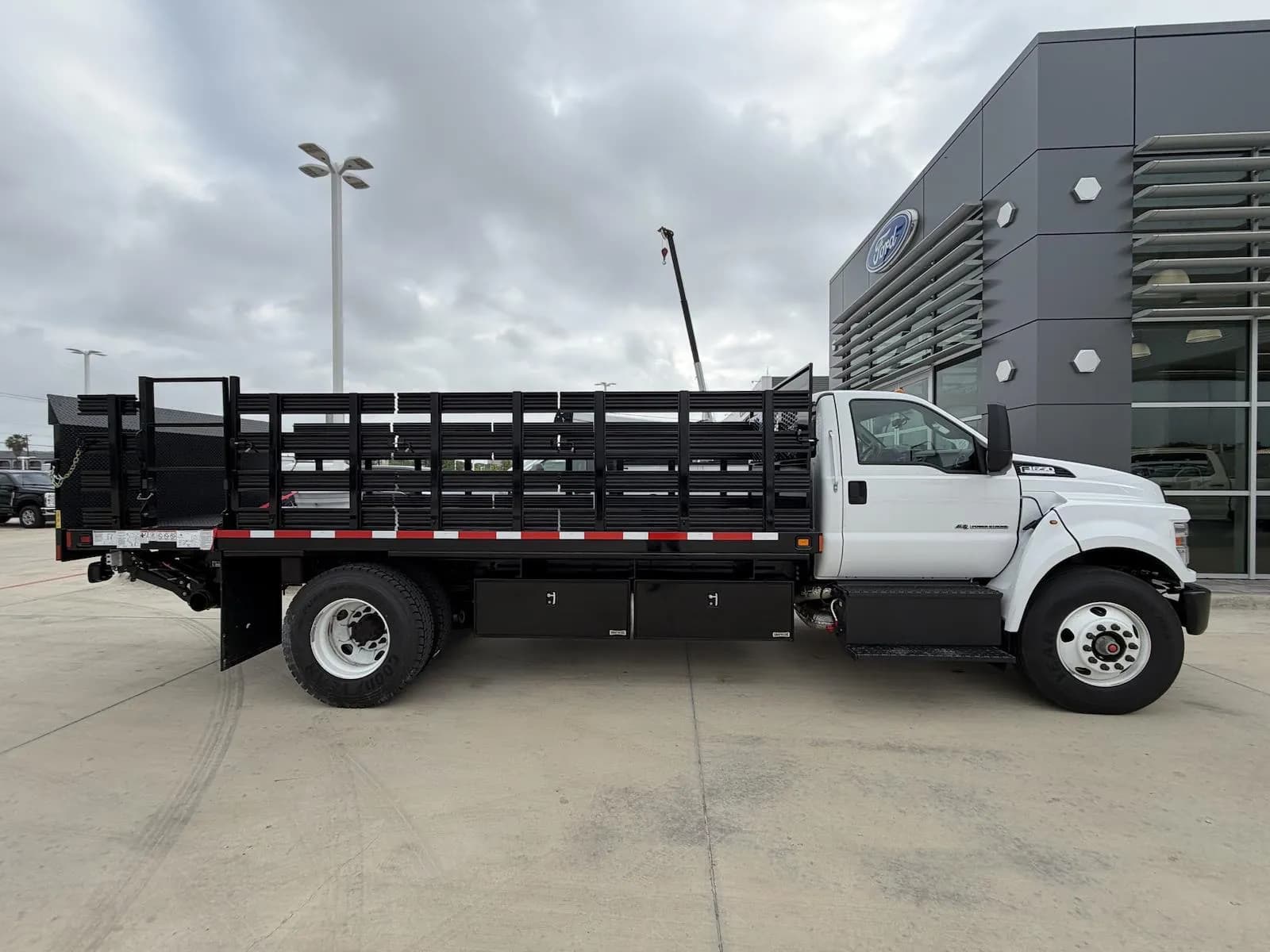 2026 Ford F-650 - Stake