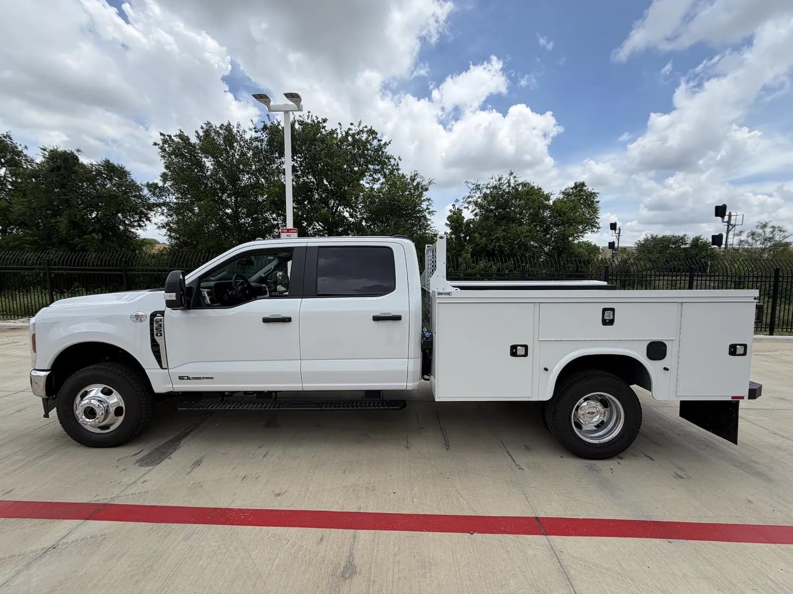 2026 Ford F-350 Crew Cab - Service