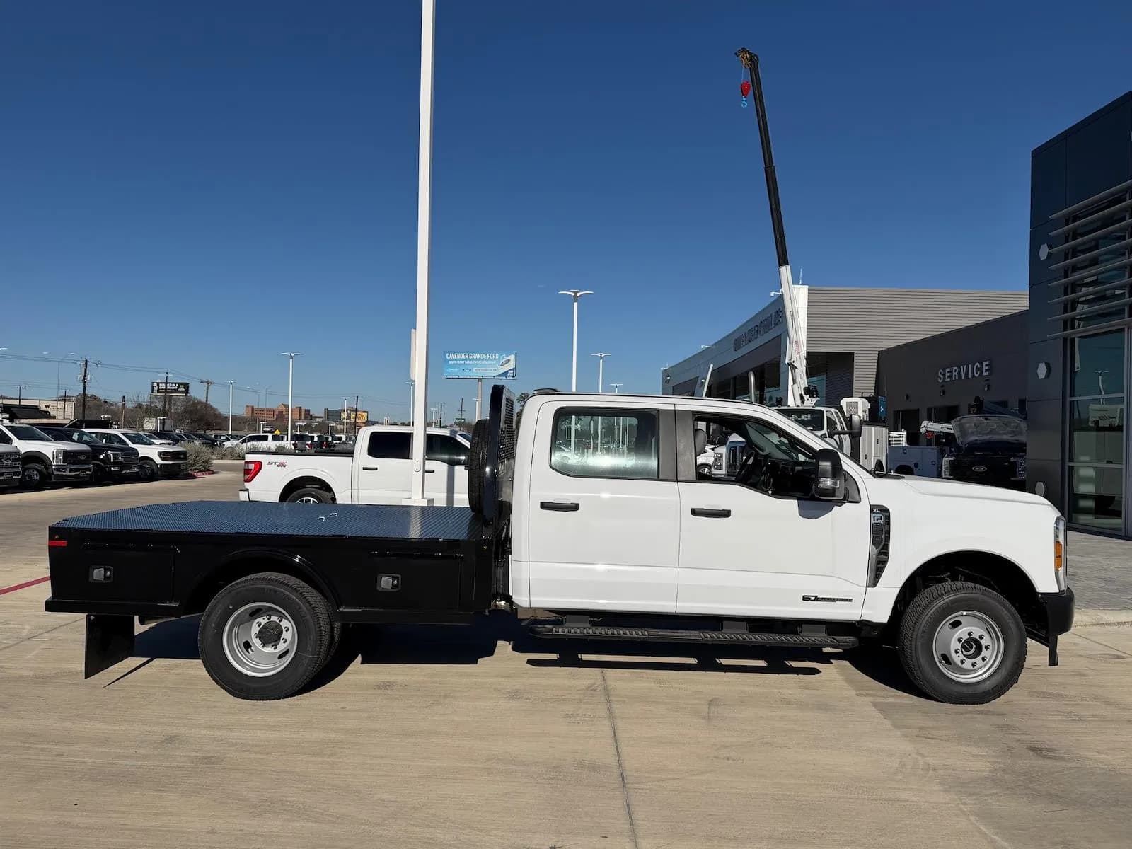 2026 Ford F-350 Crew Cab - Flatbed