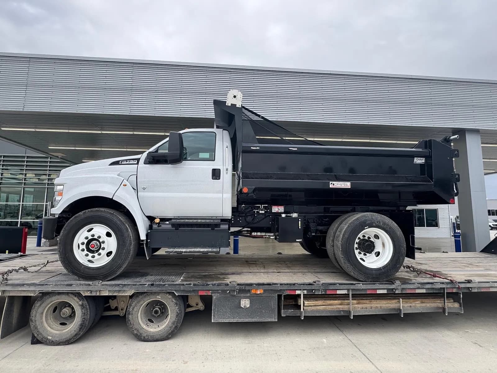2025 Ford F-750 - Dump