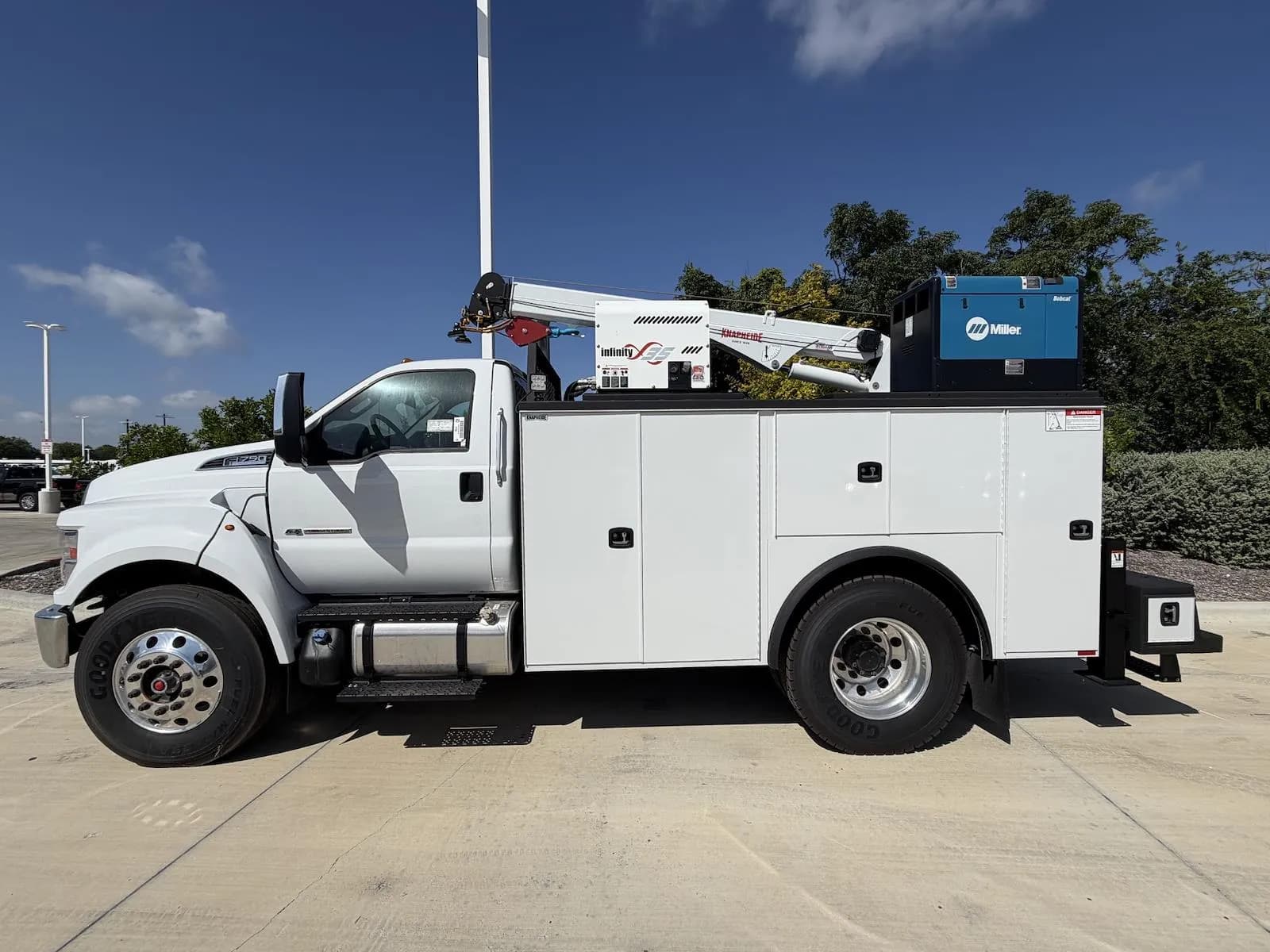2025 Ford F-750 - Service