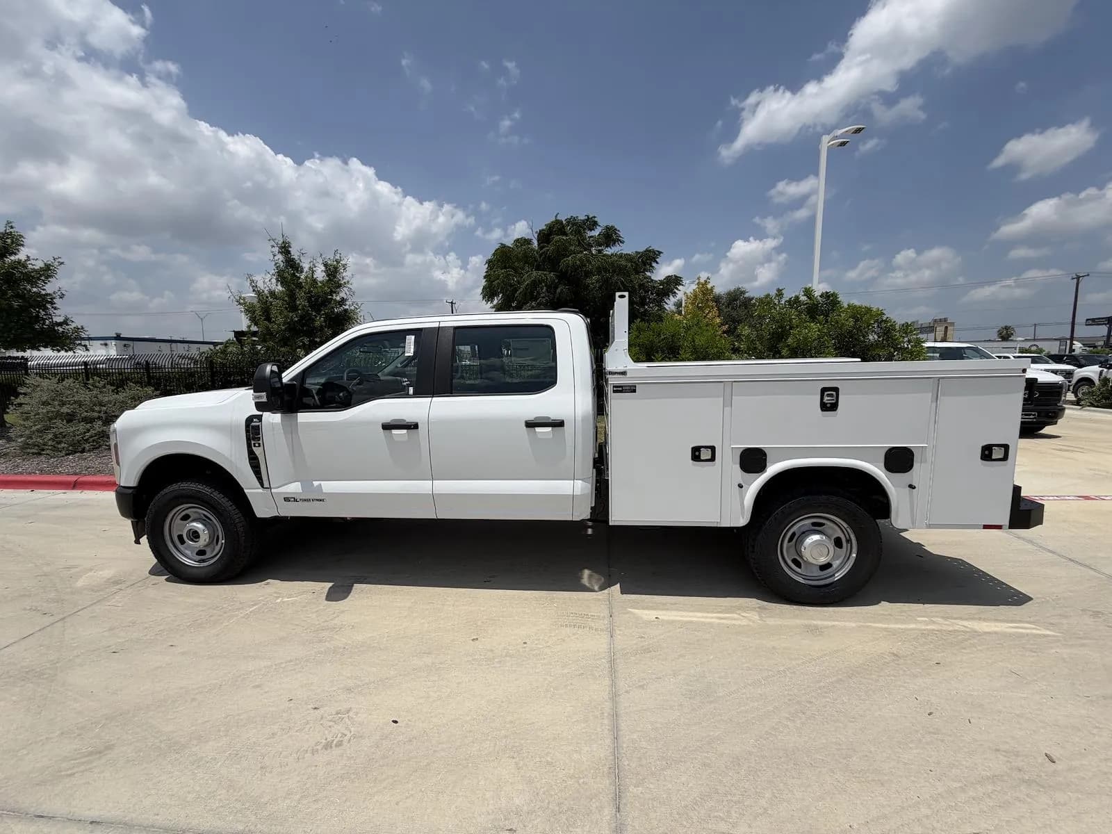 2026 Ford F-350 Crew Cab - Service