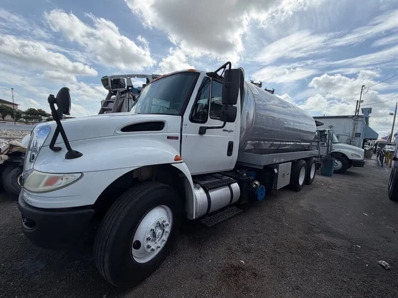 2014 International DuraStar 4400 - Chassis