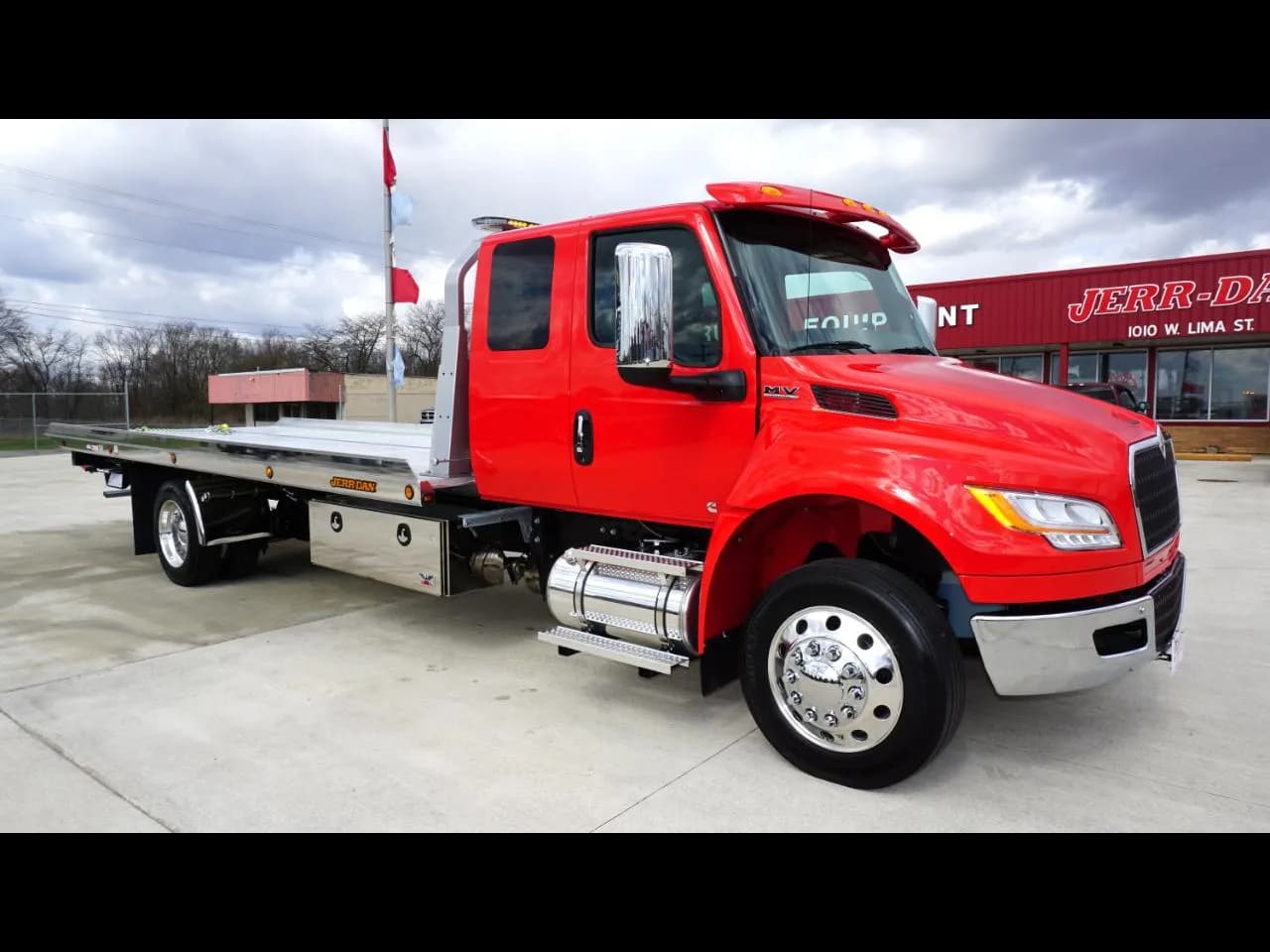 2026 International MV607 Extended Cab Jerrdan 22' XLP Aluminum - Tow