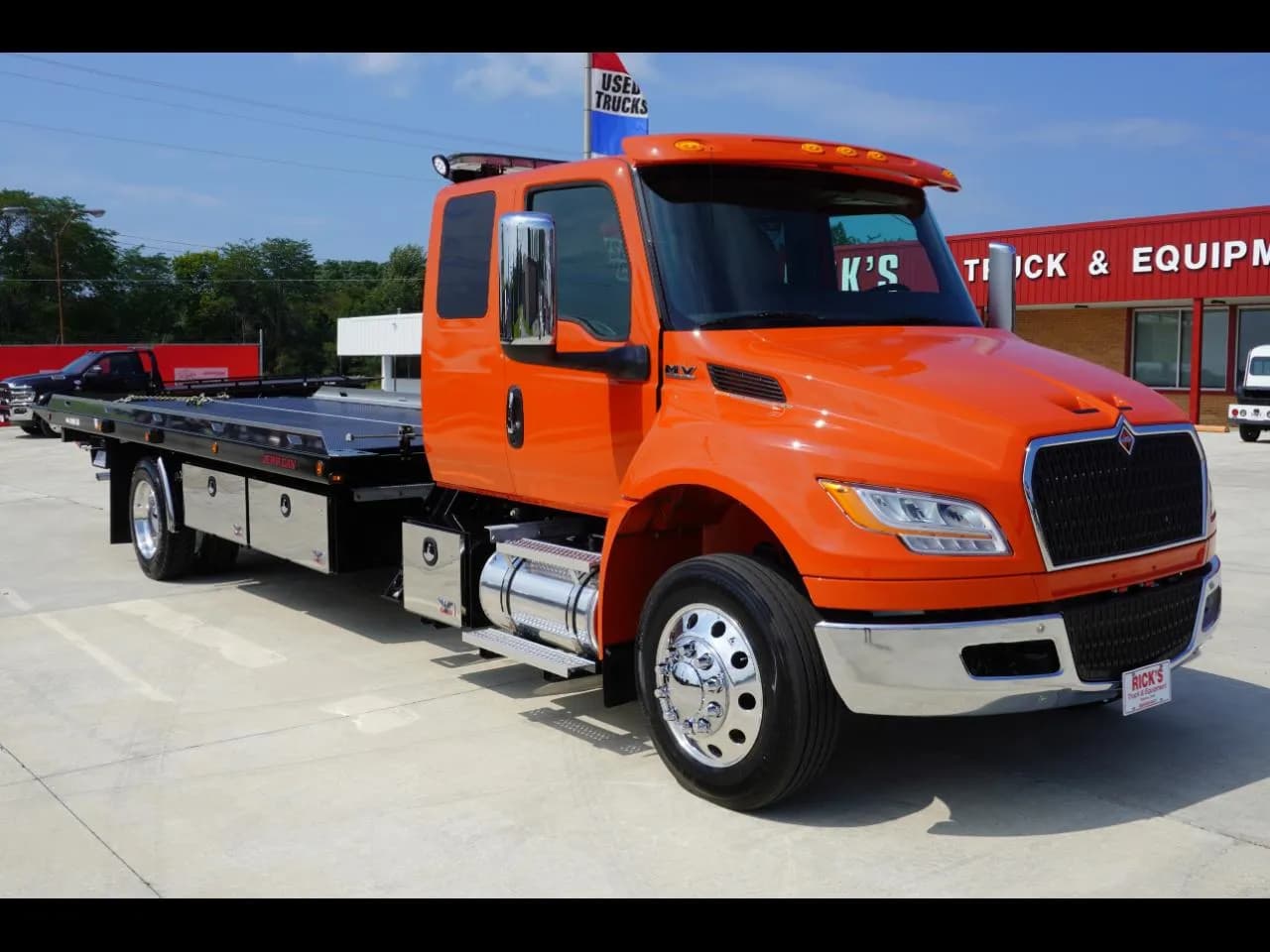 2027 International MV607 Ext Cab Jerrdan Steel SRS - Tow
