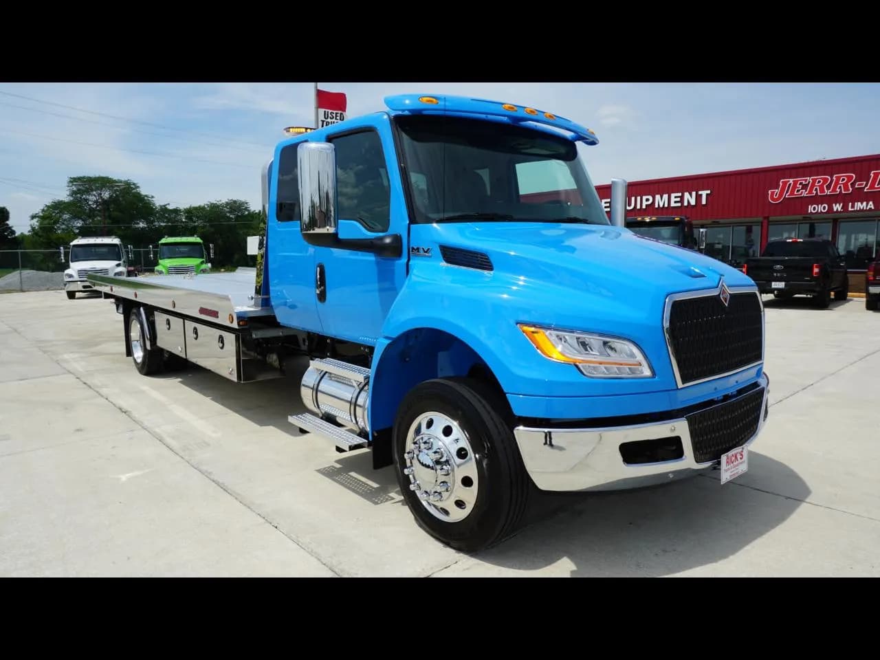 2027 International MV607 Ext Cab Jerrdan 22' XLP Aluminum - Tow