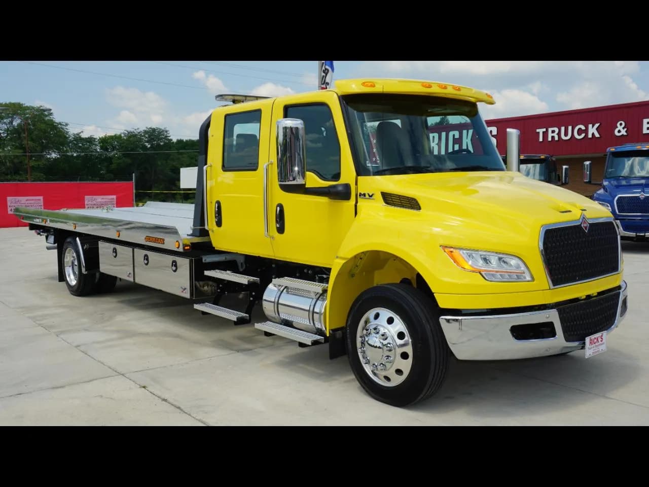2027 International MV607 Crew Cab Jerrdan 22' Aluminum - Tow
