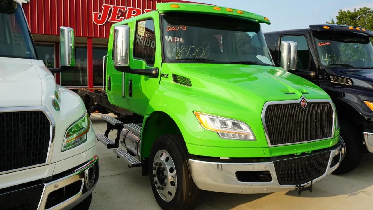 2027 International MV607 CrewCab Jerrdan - Tow
