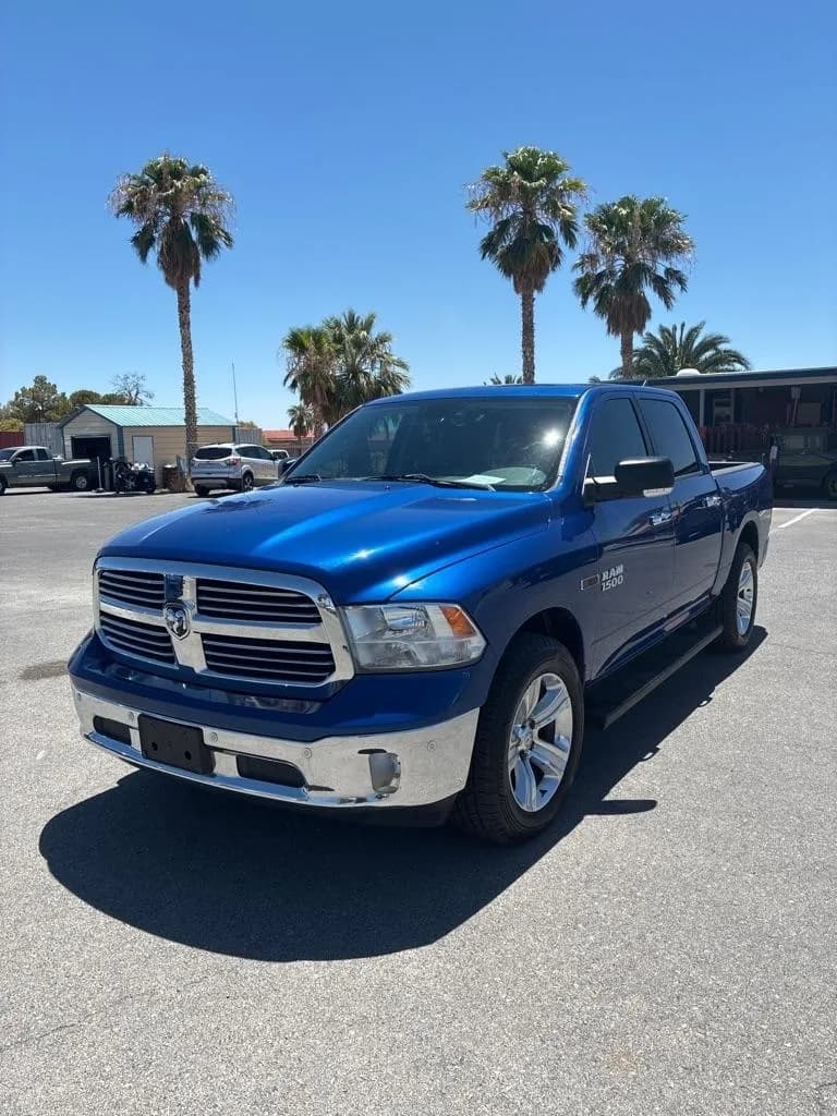 2014 Ram 1500 SLT Crew Cab SWB - Pickup