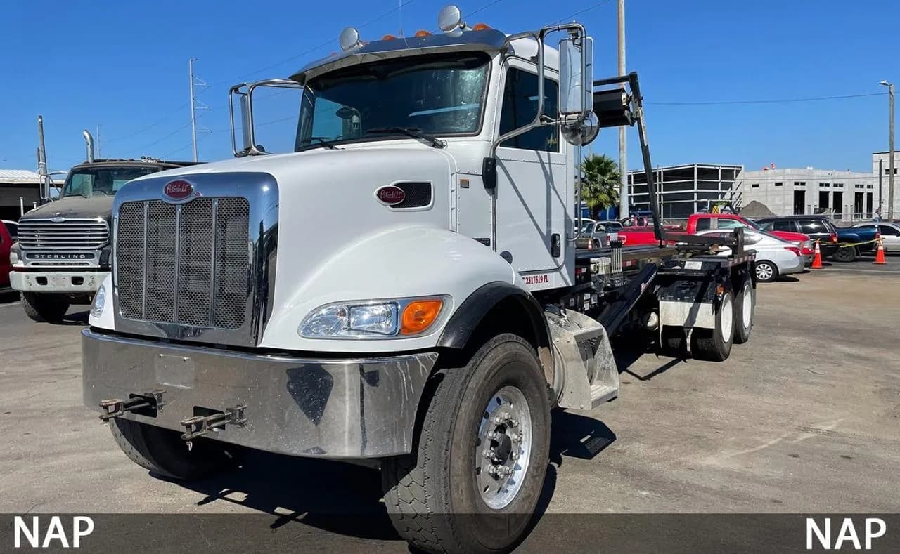 2016 Peterbilt 348 - Garbage