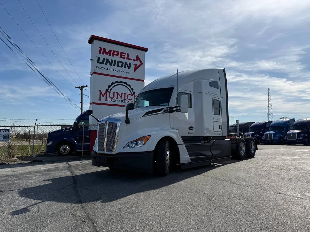 2027 Kenworth T680 U-13215 - Sleeper