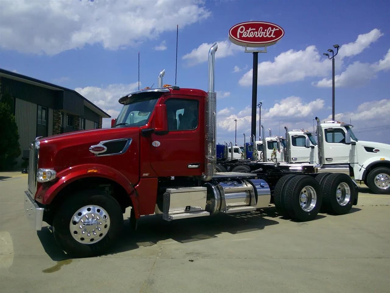 2027 Peterbilt 567 - Sleeper