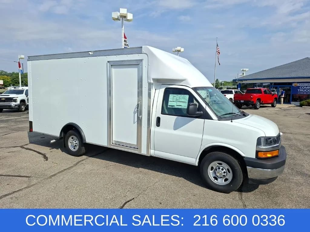 2026 Chevrolet Express 3500 - Box