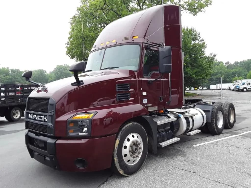 2020 Mack Anthem 64T - Day Cab
