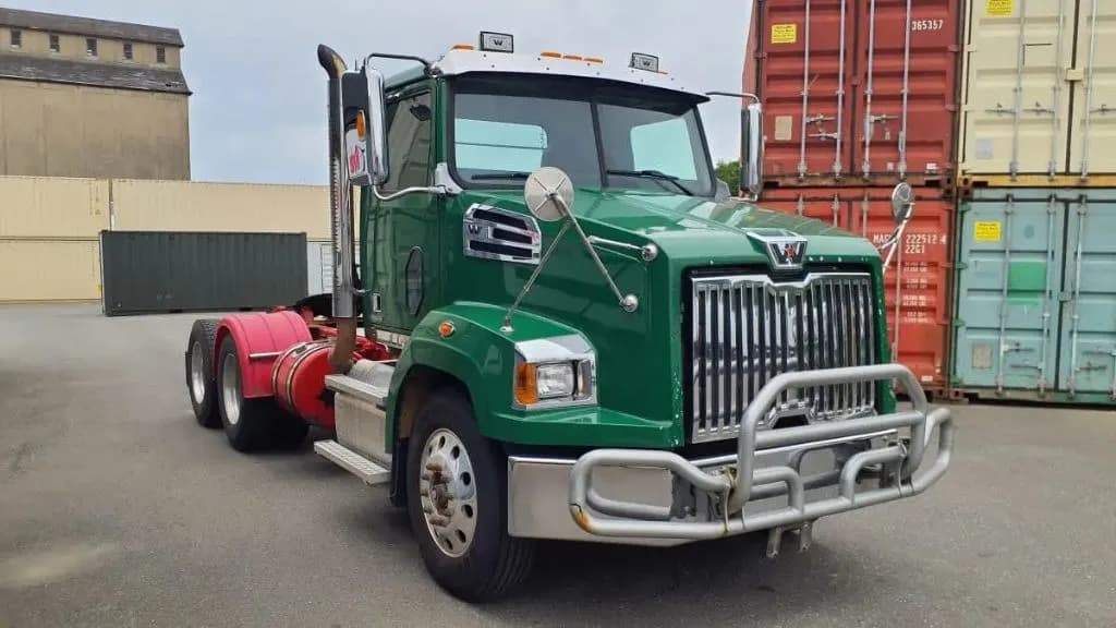 2020 Westernstar 4700SB - Day Cab