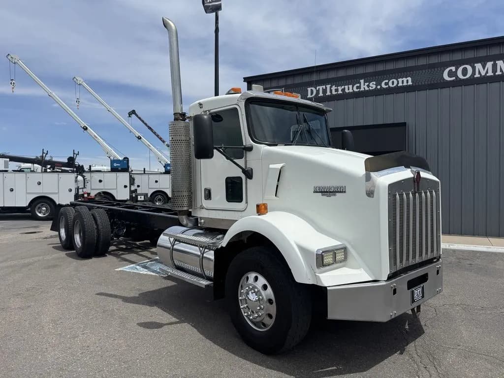 2001 Kenworth T800 - Box