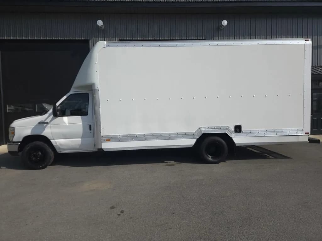 2008 Ford E350 Econoline - Box