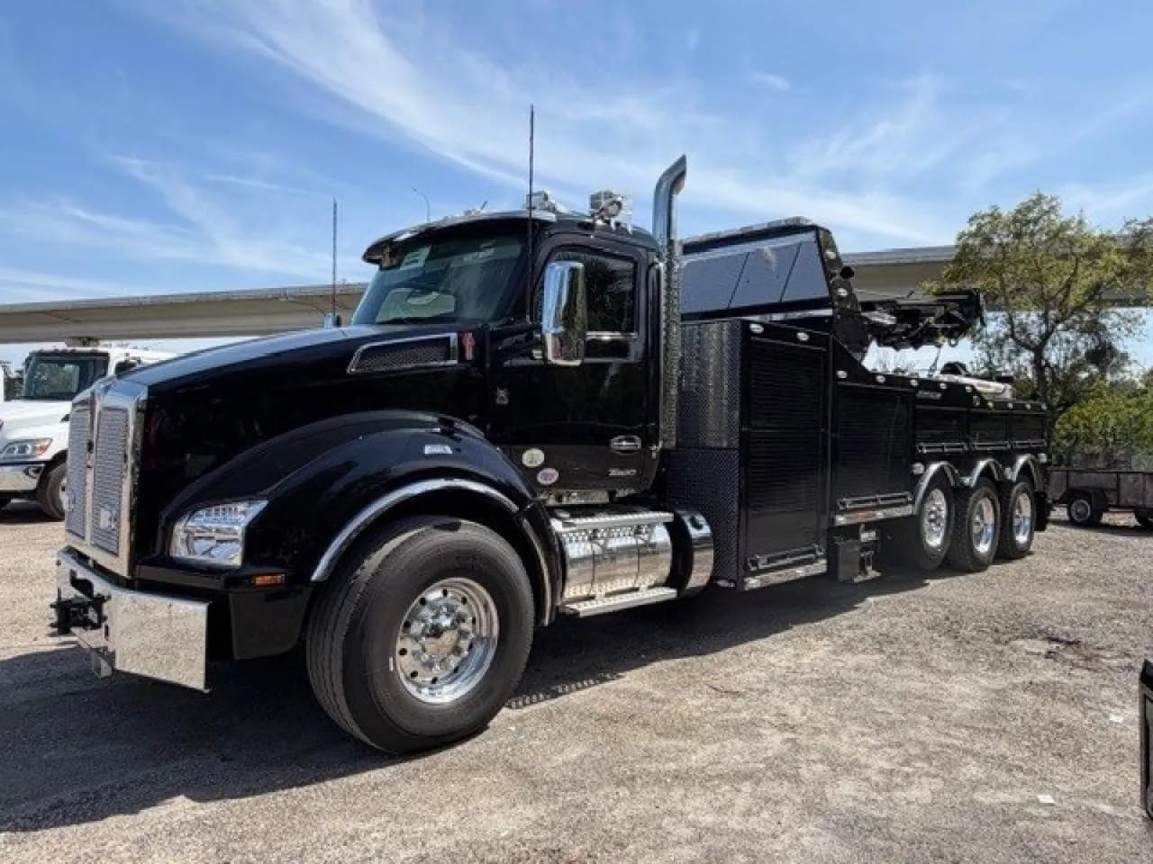 2025 Kenworth T880 - Tow