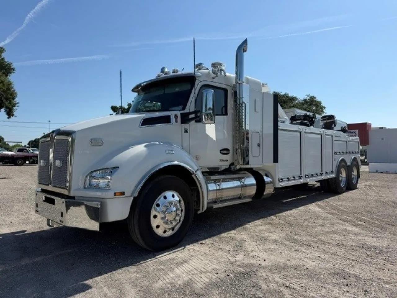 2024 Kenworth T880 - Tow