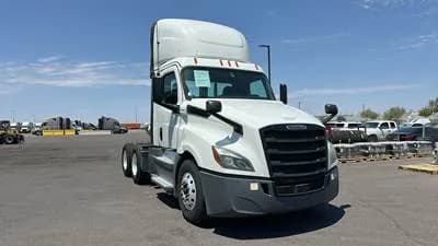 2019 Freightliner Cascadia - Day Cab