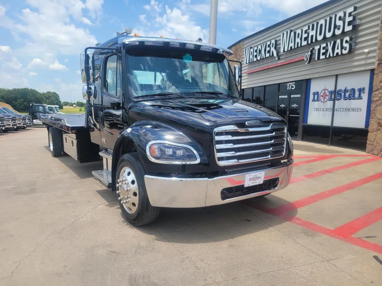 2027 Freightliner M2 106 - Tow